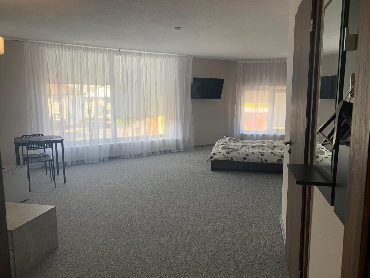Hotel Marijampolė エクステリア 写真