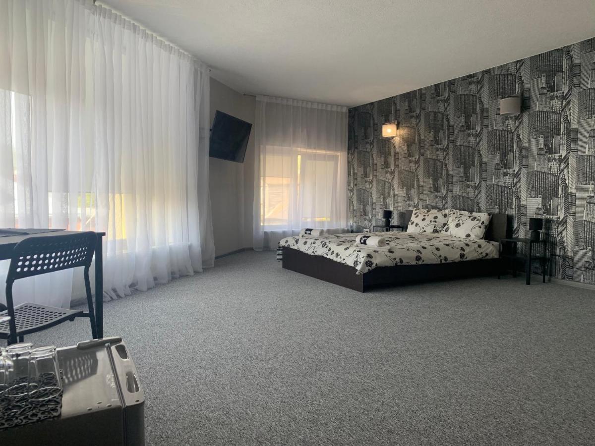 Hotel Marijampolė エクステリア 写真